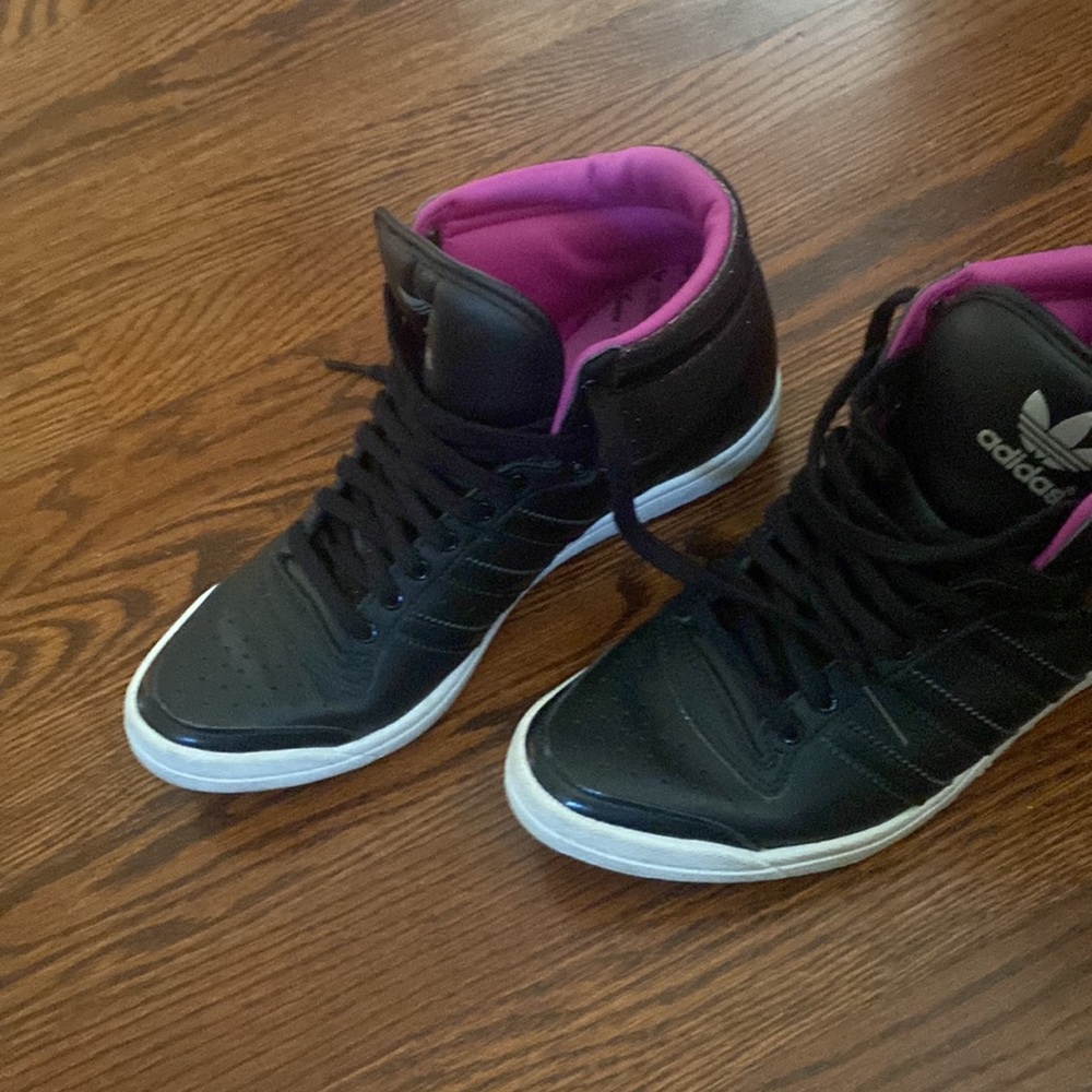 Adidas - Picture 2 of 6